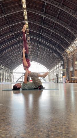 Clases de Acroyoga