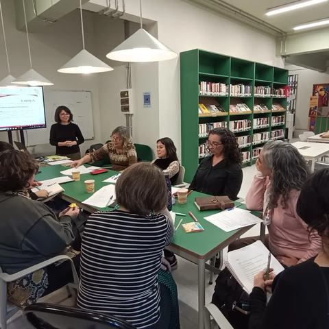 Poesía en la Biblioteca de las Mujeres