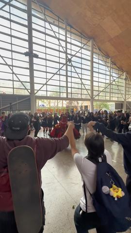 Taller de música y carnaval en colegio