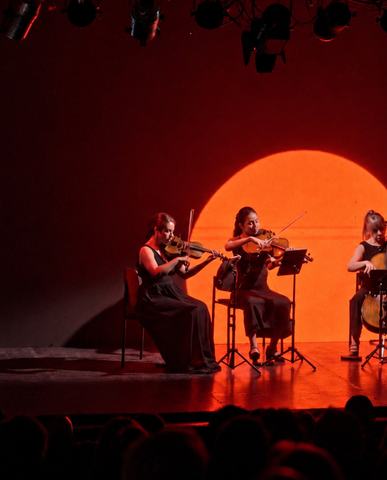 ESTACIONES: Música y Mapping