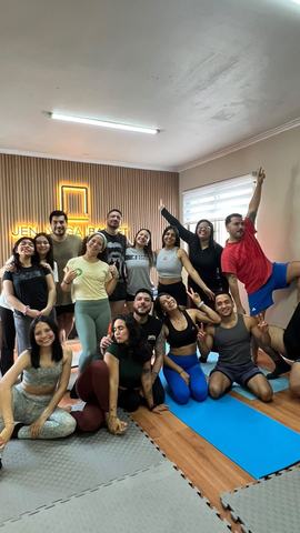 Clases de Acroyoga Multinivel