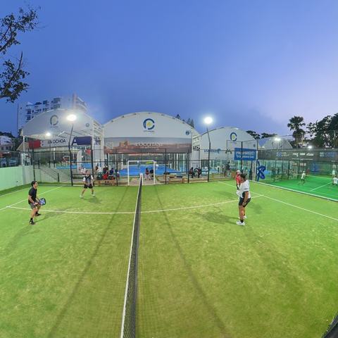 Jugar pádel en City Padel