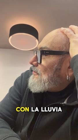 Con la Lluvia en Comedy Restobar