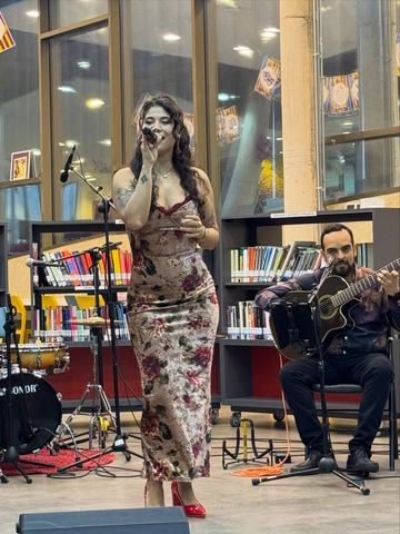 Flor de Abril en Red Bibliotecas Recoleta
