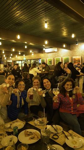 Greed Taproom: Burgers, Pizzas y DJ