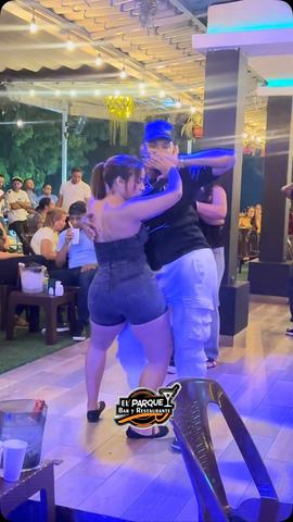 Bachata Social en El Parque Bar & Lounge