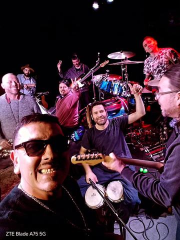 Los Fratelli en Bar Raíces