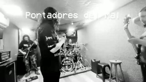Portadores del mal en Bar Oxido