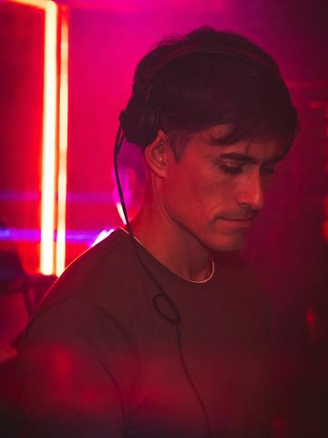 Roberto Cox at Sala Mistral