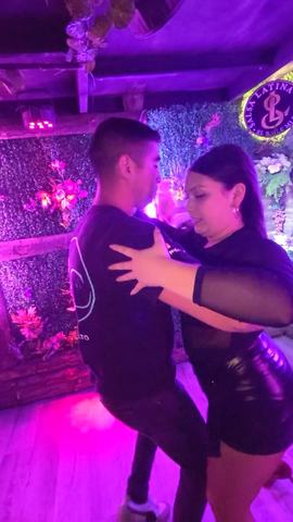 Clases y baile en Salsa Latina