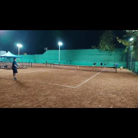 Clases grupales de tenis
