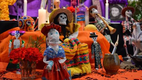 Día de los muertos: «Un altar para Violeta»